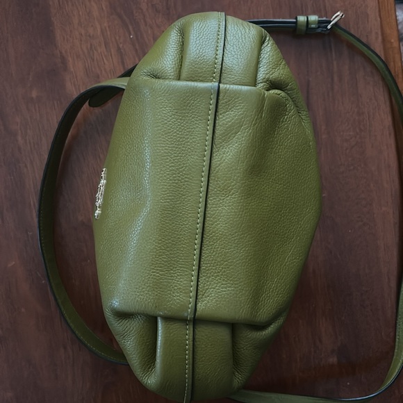 Coach Green Leather Shoulder Bag with Adjustable Strap - Picture 3 of 11